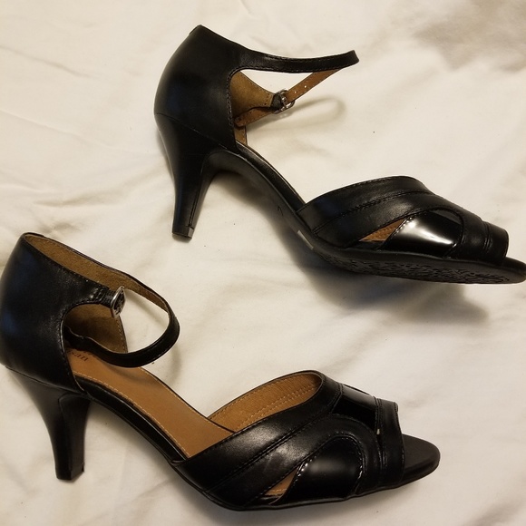 Clarks Cynthia Arlene Mary Jane Sandals in Black - Picture 2 of 4